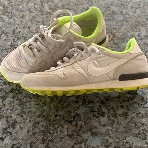 Nike internationalist